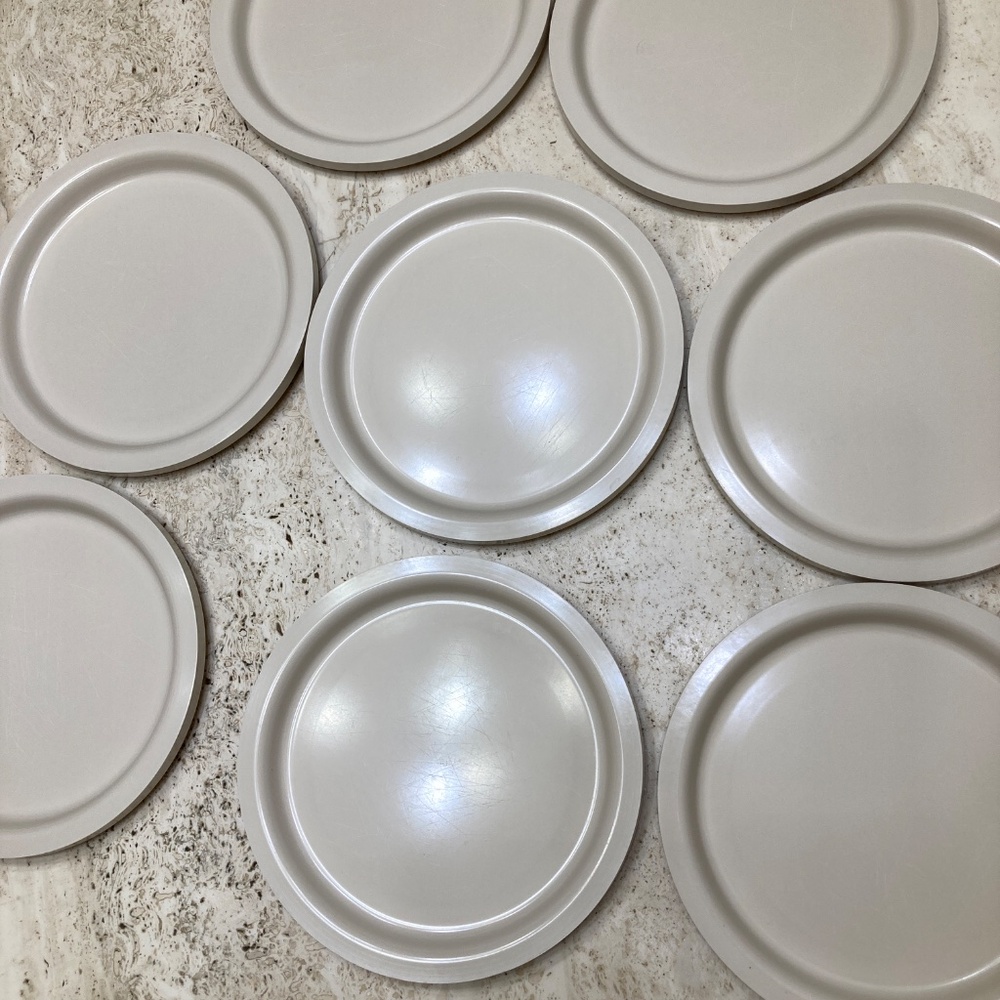 Mid Century Modern Kasen Dishes Set of 8 Peter Pan Kasen melamine 8" plates - Picture 6 of 7